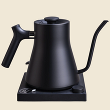 Afbeelding in Gallery-weergave laden, Fellow - Stagg EKG Kettle electric black