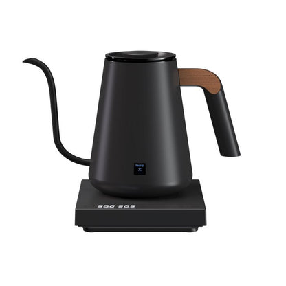 Timemore Fish Pro X kettle zwart, detail van het touch-paneel en de temperatuurweergave