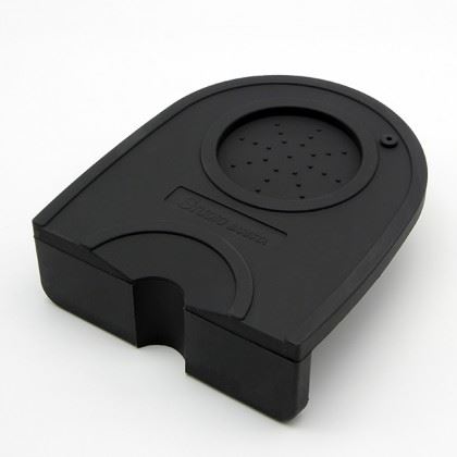 Studio Barista Corner Tamping Mat Small, kleine zwarte siliconen tampmat met opstaande hoek