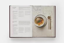 Afbeelding in Gallery-weergave laden, The Korean Cookbook