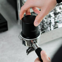 Afbeelding in Gallery-weergave laden, Barista Essentials Dosing cup 58 MM