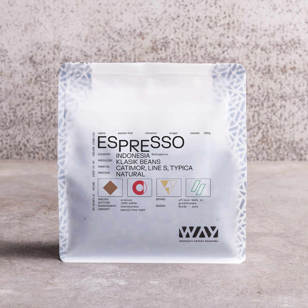 INDONESIA - Espresso - Radiophare - Notes of raisins, passion fruit, cinnamon, nougat and caramel.