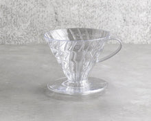 Afbeelding in Gallery-weergave laden, Hario V60 Plastic Dripper Size 02 Clear